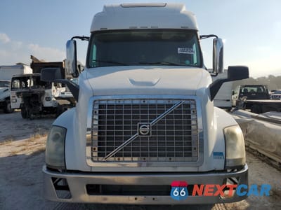 Zdjęcie 9 z 10 samochodu: 2014 VOLVO VN VNL VIN:4V4NC9EH7EN175022 - miniatura