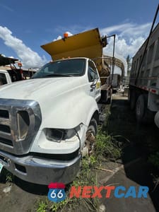 Drugie zdjęcie samochodu z przodu: 2004 FORD F750 SUPER DUTY VIN:3FRXF75814V652064 - miniatura