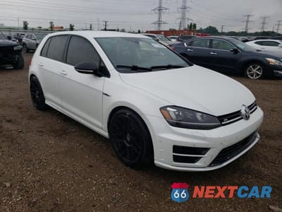 Czwarte zdjęcie samochodu z boku: 2017 VOLKSWAGEN GOLF R VIN:WVWVF7AU4HW185273 - miniatura