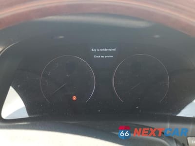 Zdjęcie 9 z 13 samochodu: 2010 LEXUS LS 460 VIN:JTHCL5EF4A5008006 - miniatura