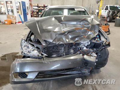 Piąte zdjęcie samochodu w środku: 2005 TOYOTA CAMRY LE VIN:4T1BE32K45U549884 - miniatura