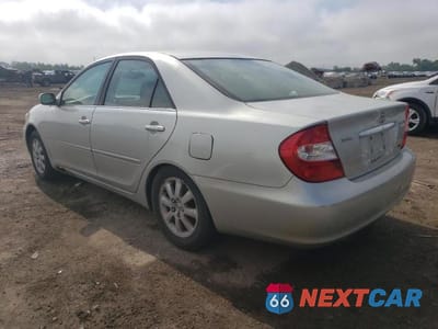 Drugie zdjęcie samochodu z przodu: 2002 TOYOTA CAMRY LE VIN:JTDBF30KX20001377 - miniatura