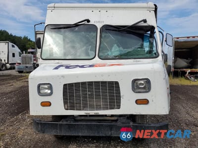 Zdjęcie 9 z 10 samochodu: 2019 FORD ECONOLINE E450 SUPER DUTY COMMERCIAL STRIPPED CHASSIS VIN:1FC3E4K66KDC57246 - miniatura