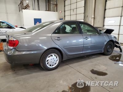 Trzecie zdjęcie samochodu z tyłu: 2005 TOYOTA CAMRY LE VIN:4T1BE32K45U549884 - miniatura