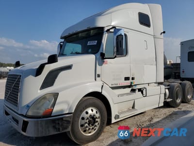 Drugie zdjęcie samochodu z przodu: 2014 VOLVO VN VNL VIN:4V4NC9EH7EN175022 - miniatura