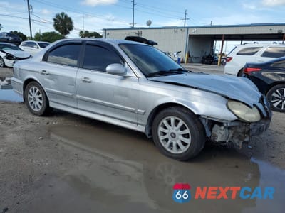 Czwarte zdjęcie samochodu z boku: 2004 HYUNDAI SONATA GLS VIN:KMHWF35H84A059270 - miniatura