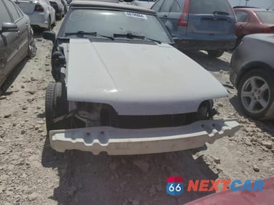 Piąte zdjęcie samochodu w środku: 1990 FORD MUSTANG LX VIN:1FACP44EXLF140201 - miniatura