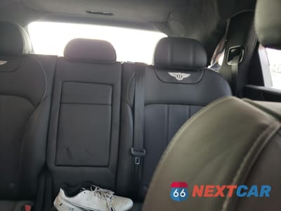 Zdjęcie 10 z 13 samochodu: 2019 BENTLEY BENTAYGA VIN:SJAAM2ZV4KC025246 - miniatura