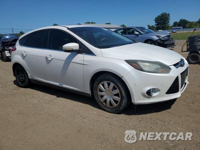 Czwarte zdjęcie samochodu z boku: 2012 FORD FOCUS TITANIUM VIN:1FAHP3N21CL198946 - miniatura