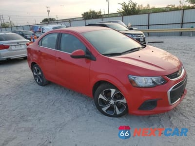 Czwarte zdjęcie samochodu z boku: 2017 CHEVROLET SONIC PREMIER VIN:1G1JF5SB6H4135348 - miniatura