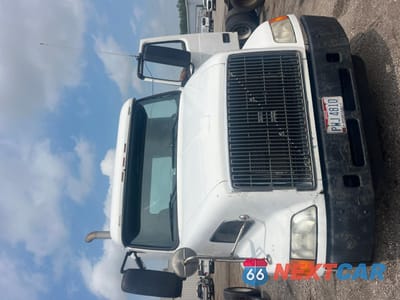 Trzecie zdjęcie samochodu z tyłu: 2003 VOLVO VN VNM VIN:4V4MC9GG53N343690 - miniatura