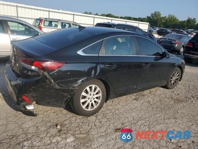 Trzecie zdjęcie samochodu z tyłu: 2019 HYUNDAI SONATA SE VIN:5NPE24AF0KH752054 - miniatura