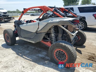 Trzecie zdjęcie samochodu z tyłu: 2021 CAN-AM MAVERICK X3 X RC TURBO RR VIN:3JBVVAV43MK002755 - miniatura