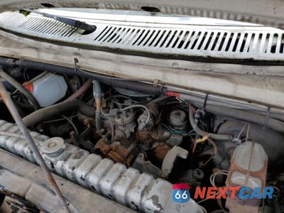 Zdjęcie 11 z 12 samochodu: 1983 FORD ECONOLINE E350 CUTAWAY VAN VIN:1FDKE30L7DHB09578 - miniatura