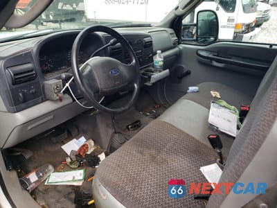 Zdjęcie 8 z 13 samochodu: 2005 FORD F450 SUPER DUTY VIN:1FDXF47P45EA26372 - miniatura