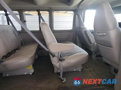 Zdjęcie 10 z 12 samochodu: 2001 CHEVROLET EXPRESS G3500 VIN:1GAHG39R711145669 - miniatura