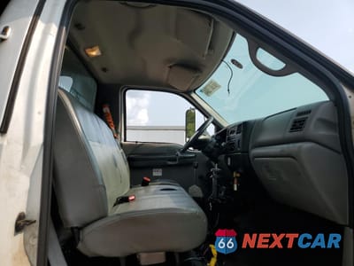 Piąte zdjęcie samochodu w środku: 2003 FORD F650 SUPER DUTY VIN:3FDWF65243MB01612 - miniatura