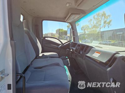 Piąte zdjęcie samochodu w środku: 2022 ISUZU NPR XD VIN:JALC4W160N7K00400 - miniatura