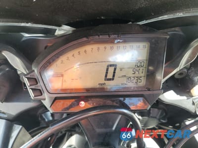 Zdjęcie 7 z 10 samochodu: 2016 HONDA CBR1000 RR VIN:JH2SC5914GK800105 - miniatura