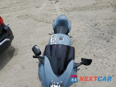 Piąte zdjęcie samochodu w środku: 2005 SUZUKI GSX1300 RK5 VIN:JS1GW71A752108912 - miniatura