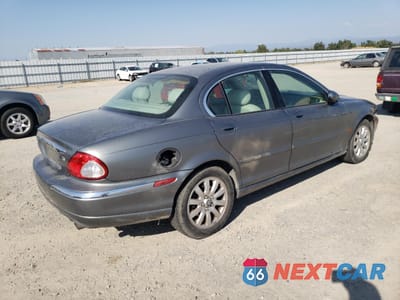 Trzecie zdjęcie samochodu z tyłu: 2002 JAGUAR X-TYPE 2.5 VIN:SAJEA51DX2XC80042 - miniatura