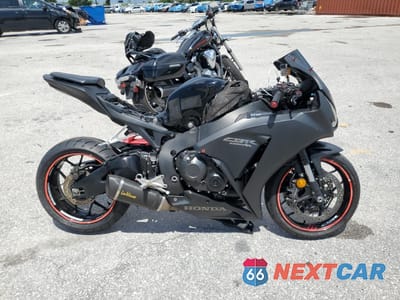 2016 HONDA CBR1000 RR JH2SC5914GK800105 - główne zdjęcie licytacji z USA - miniatura