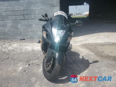 Drugie zdjęcie samochodu z przodu: 2015 SUZUKI GSX1300 RA VIN:JS1GX72B7F2101044 - miniatura