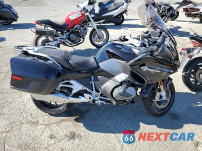 2022 BMW R 1250 RT WB10L0300N6F40245 - główne zdjęcie licytacji z USA - miniatura