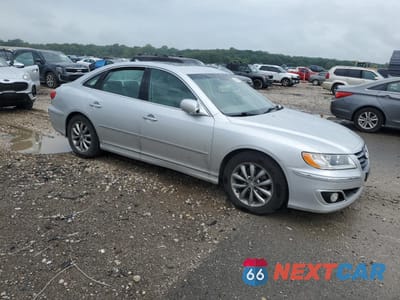Czwarte zdjęcie samochodu z boku: 2011 HYUNDAI AZERA GLS VIN:KMHFC4DD6BA532948 - miniatura
