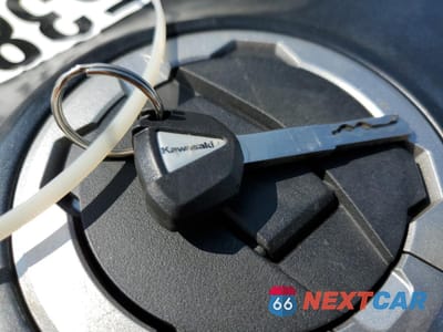 Zdjęcie 8 z 9 samochodu: 2024 KAWASAKI ZX636 K VIN:JKBZXJJ16RA005250 - miniatura