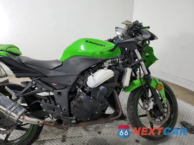 Zdjęcie 9 z 11 samochodu: 2010 KAWASAKI EX250 J VIN:JKAEXMJ19ADA64156 - miniatura