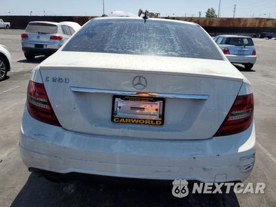 Zdjęcie 6 z 12 samochodu: 2012 MERCEDES-BENZ C 250 VIN:WDDGF4HB2CR208977 - miniatura