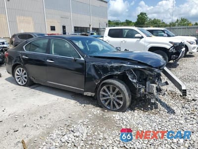 Czwarte zdjęcie samochodu z boku: 2010 LEXUS LS 460 VIN:JTHCL5EF4A5008006 - miniatura
