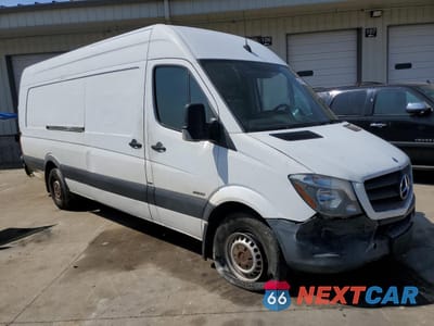 Czwarte zdjęcie samochodu z boku: 2015 MERCEDES-BENZ SPRINTER 2500 VIN:WD3PE8DCXFP145706 - miniatura