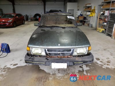 Piąte zdjęcie samochodu w środku: 1986 SAAB 900 S VIN:YS3AC35D5G7005763 - miniatura