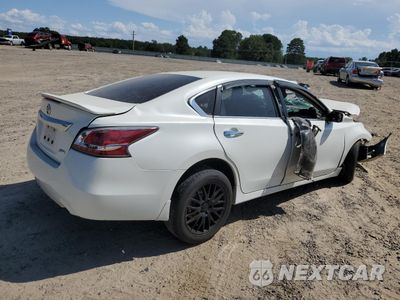Trzecie zdjęcie samochodu z tyłu: 2014 NISSAN ALTIMA 2.5 VIN:1N4AL3AP4EN208052 - miniatura