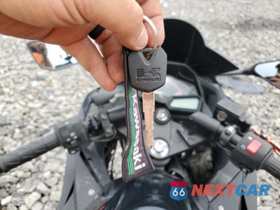 Zdjęcie 8 z 10 samochodu: 2013 KAWASAKI EX300 A VIN:JKAEX8A18DDA12254 - miniatura