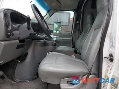 Zdjęcie 7 z 12 samochodu: 2006 FORD ECONOLINE E350 SUPER DUTY CUTAWAY VAN VIN:1FDWE35L66DA17172 - miniatura