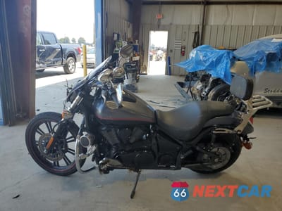 Trzecie zdjęcie samochodu z tyłu: 2014 KAWASAKI VN900 C VIN:JKAVN2C10EA057611 - miniatura