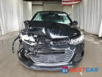 Piąte zdjęcie samochodu w środku: 2018 CHEVROLET TRAX LS VIN:3GNCJKSB4JL261437 - miniatura