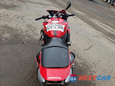 Zdjęcie 6 z 9 samochodu: 2008 HONDA CBR600 RR VIN:JH2PC400X8M101135 - miniatura