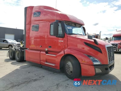 2020 VOLVO VN VNL 4V4NC9EH6LN249043 - główne zdjęcie licytacji z USA - miniatura