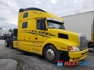 1999 VOLVO VN 4VG7DARJ2XN773786 - główne zdjęcie licytacji z USA - miniatura