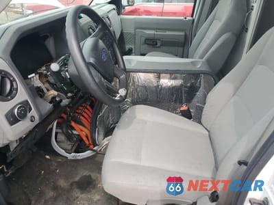 Zdjęcie 7 z 12 samochodu: 2022 FORD ECONOLINE E450 SUPER DUTY CUTAWAY VAN VIN:1FDWE4FK9NDC00463 - miniatura