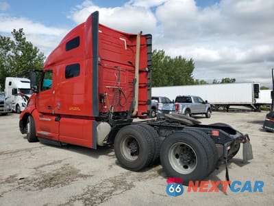 Trzecie zdjęcie samochodu z tyłu: 2020 VOLVO VN VNL VIN:4V4NC9EH6LN249043 - miniatura