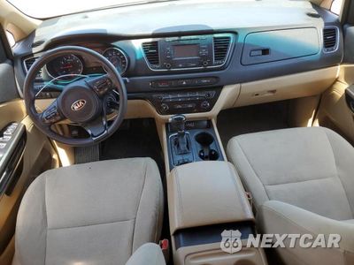 Zdjęcie 8 z 12 samochodu: 2015 KIA SEDONA LX VIN:KNDMB5C17F6026632 - miniatura