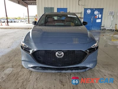 Piąte zdjęcie samochodu w środku: 2024 MAZDA 3 PREFERRED VIN:JM1BPBLM3R1707065 - miniatura