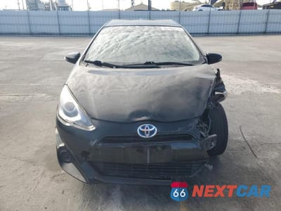 Piąte zdjęcie samochodu w środku: 2015 TOYOTA PRIUS C TWO VIN:JTDKDTB38F1095397 - miniatura