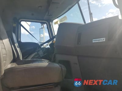 Piąte zdjęcie samochodu w środku: 2017 MACK 600 CXU600 VIN:1M1AW09Y5HM077575 - miniatura