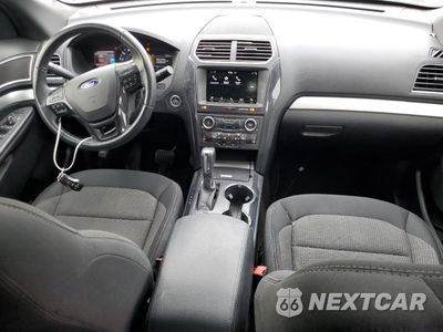 Zdjęcie 8 z 13 samochodu: 2017 FORD EXPLORER XLT VIN:1FM5K8D82HGD84862 - miniatura